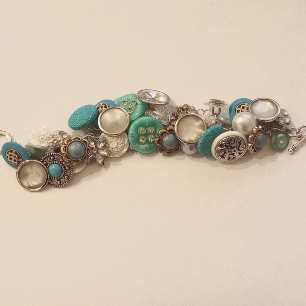 Vintage teal button bracelet